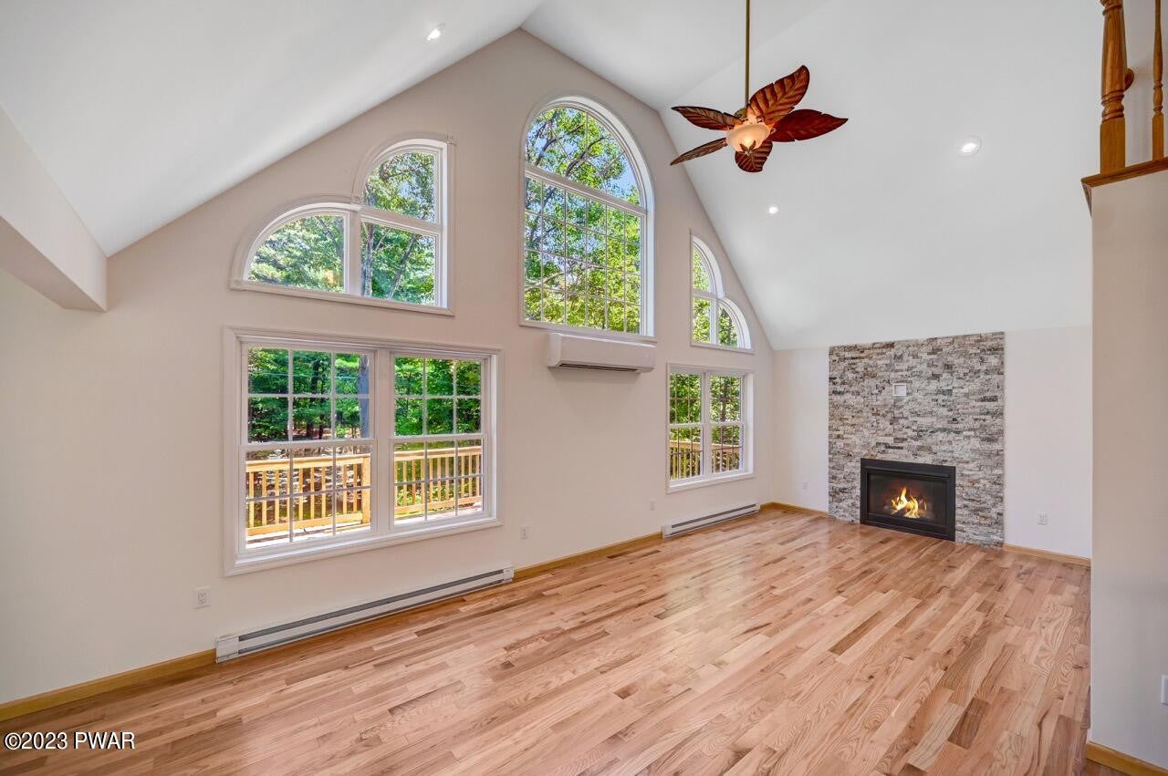 Lake Ariel, Pennsylvania, 18436, United States, 4 Bedrooms Bedrooms, ,4 BathroomsBathrooms,Residential,For Sale,1878609