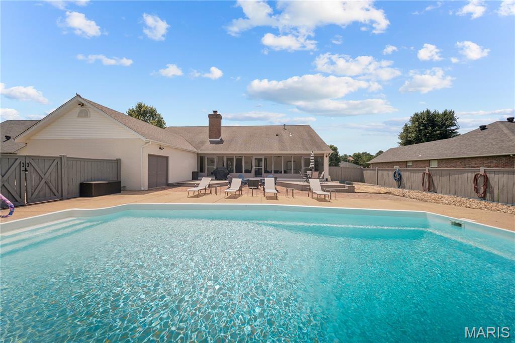 Sikeston, Missouri, 63801, United States, 3 Bedrooms Bedrooms, ,4 BathroomsBathrooms,Residential,For Sale,1927831