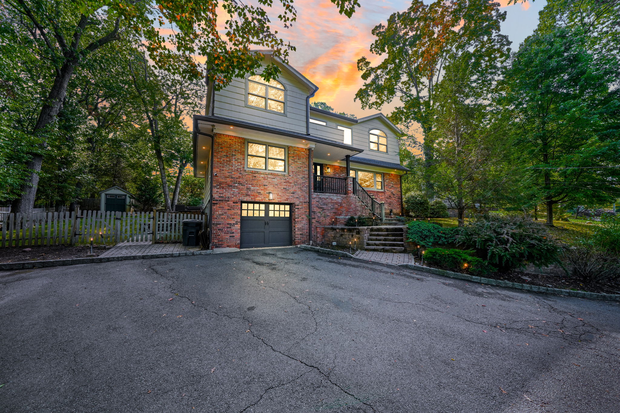 Caldwell Borough, New Jersey, 07006, United States, 3 Bedrooms Bedrooms, ,4 BathroomsBathrooms,Residential,For Sale,1982929