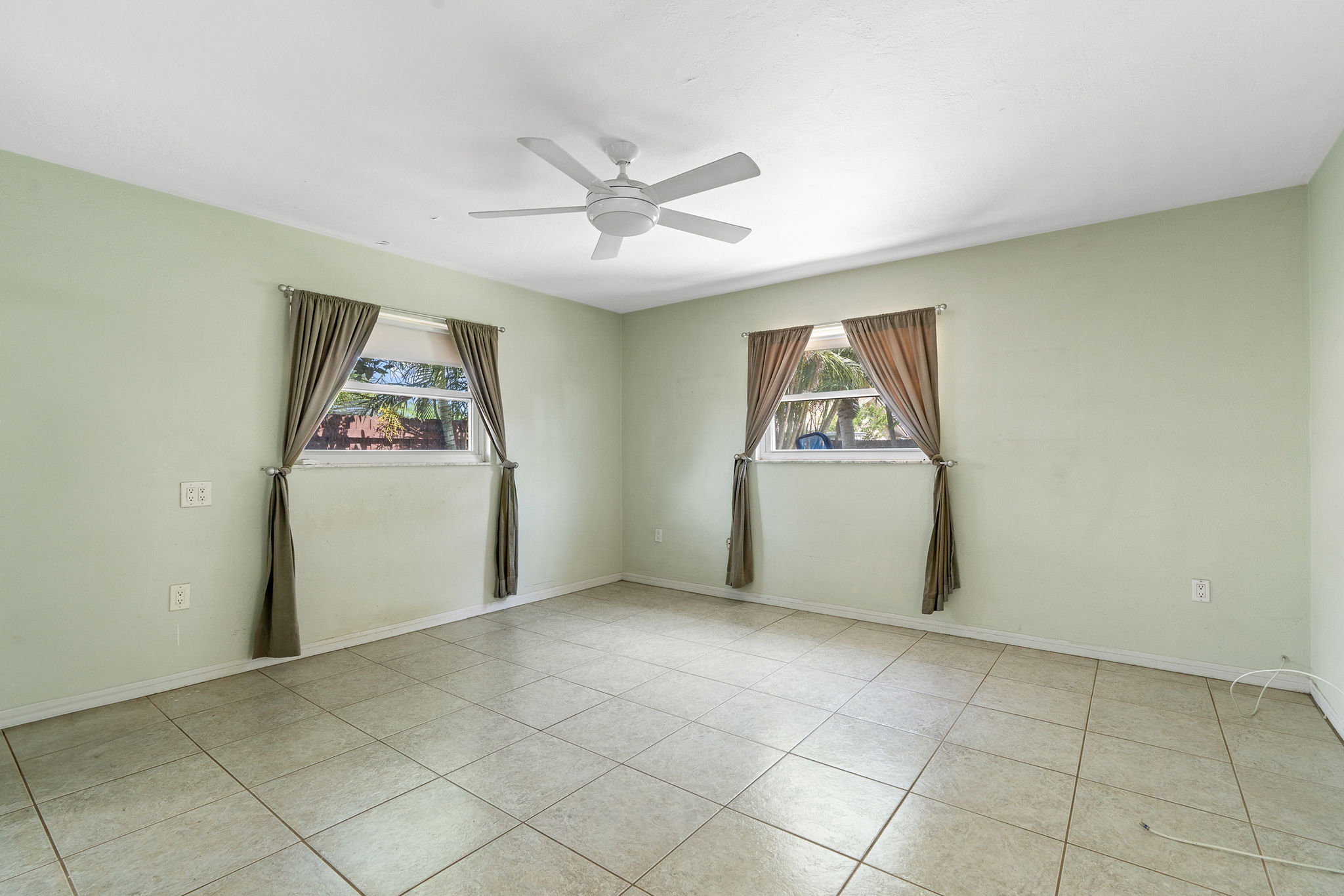 St. Petersburg, Florida, 33712, United States, 3 Bedrooms Bedrooms, ,2 BathroomsBathrooms,Residential,For Sale,1980659