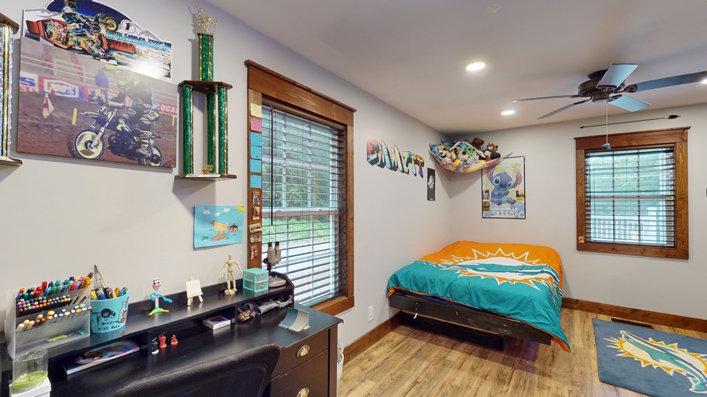 Ellijay, Georgia, 30536, United States, 5 Bedrooms Bedrooms, ,3 BathroomsBathrooms,Residential,For Sale,1982732