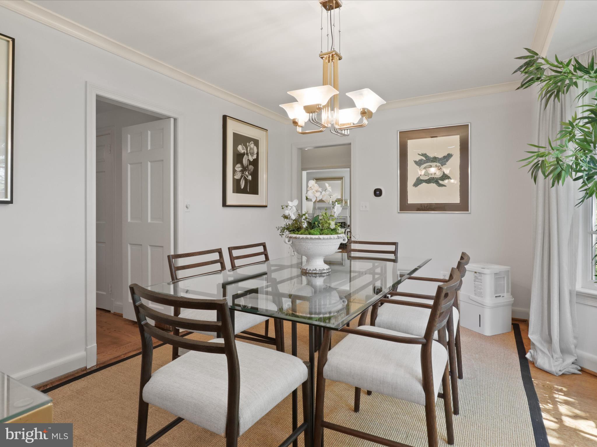 Arlington, Virginia, 22207, United States, 4 Bedrooms Bedrooms, ,4 BathroomsBathrooms,Residential,For Sale,1792386