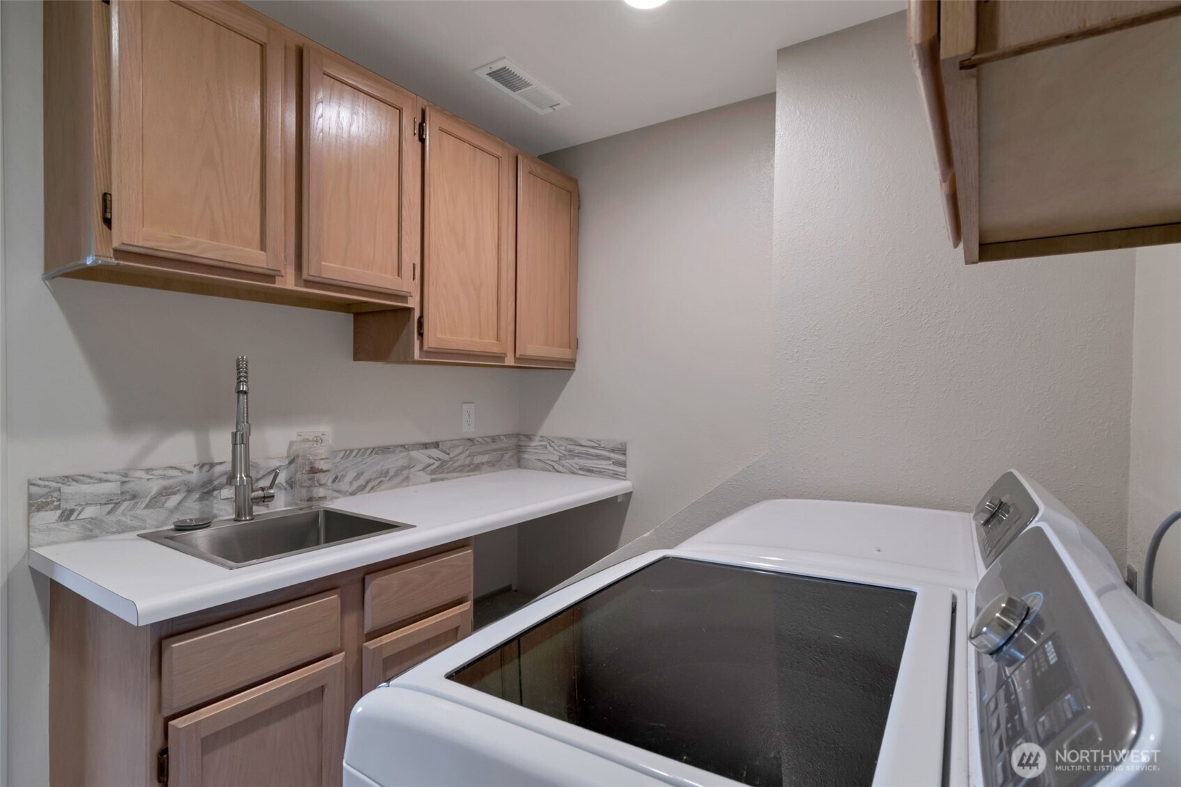 Clinton, Washington, 98236, United States, 4 Bedrooms Bedrooms, ,3 BathroomsBathrooms,Residential,For Sale,1990497