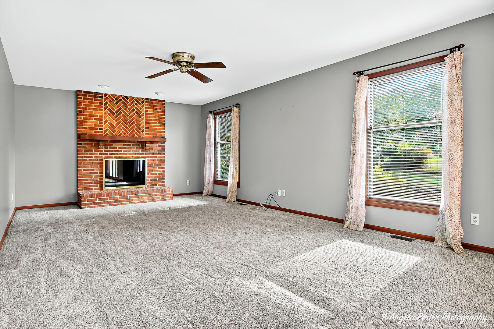 Crystal Lake, Illinois, 60012, United States, 4 Bedrooms Bedrooms, ,3 BathroomsBathrooms,Residential,For Sale,1982844