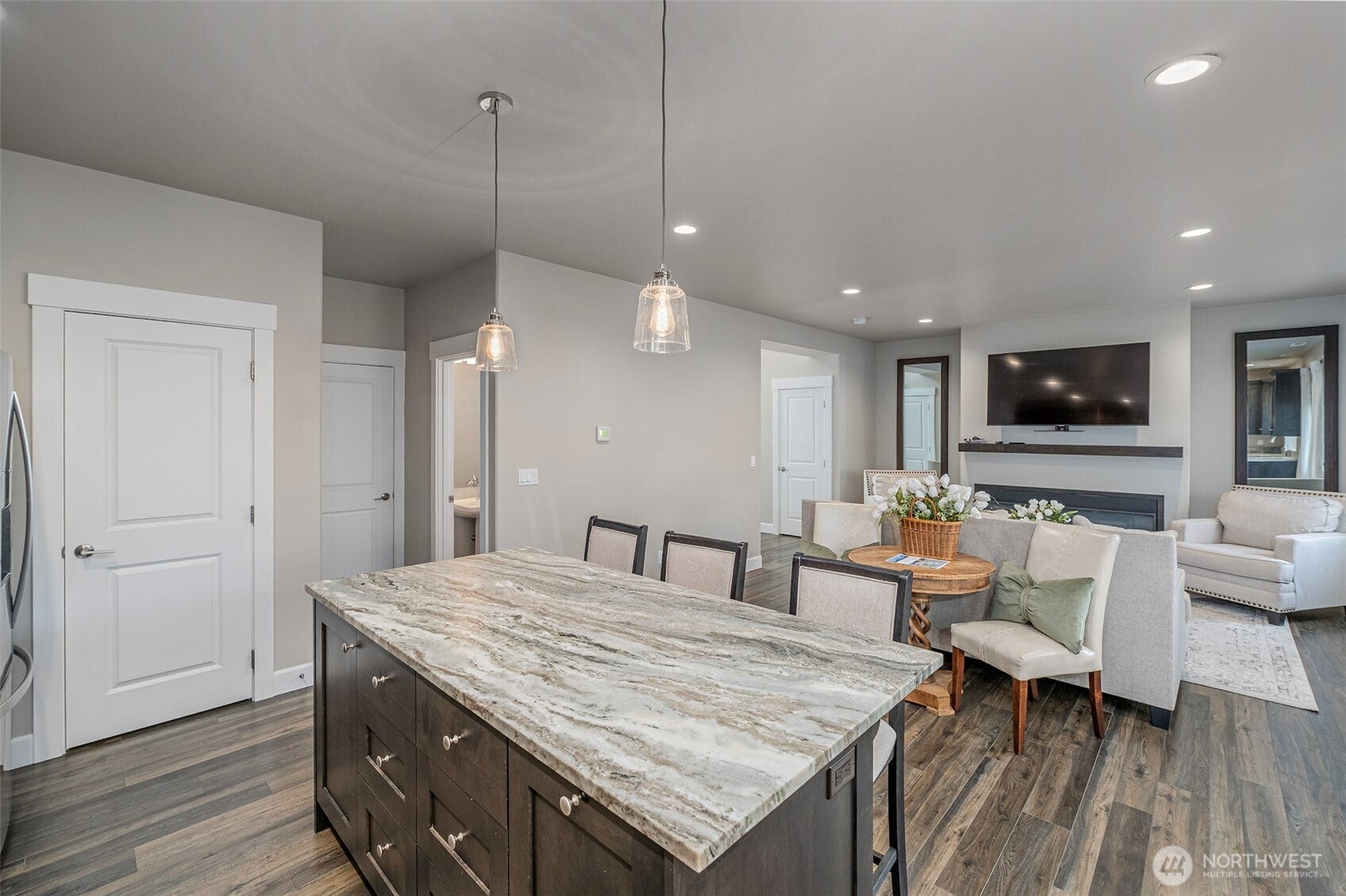 Wenatchee, Washington, 98801, United States, 3 Bedrooms Bedrooms, ,3 BathroomsBathrooms,Residential,For Sale,1998254