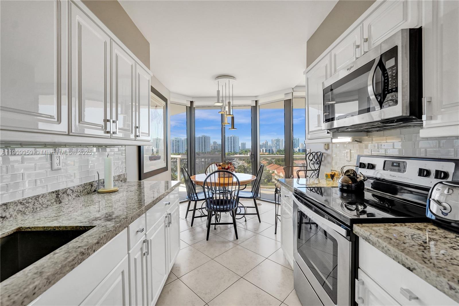 Aventura, Florida, 33180, United States, 2 Bedrooms Bedrooms, ,2 BathroomsBathrooms,Residential,For Sale,1988948