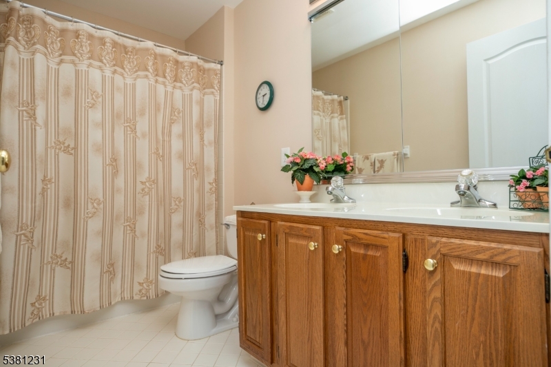 Mount Olive Twp., New Jersey, 07836-4410, United States, 4 Bedrooms Bedrooms, ,3 BathroomsBathrooms,Residential,For Sale,1944608