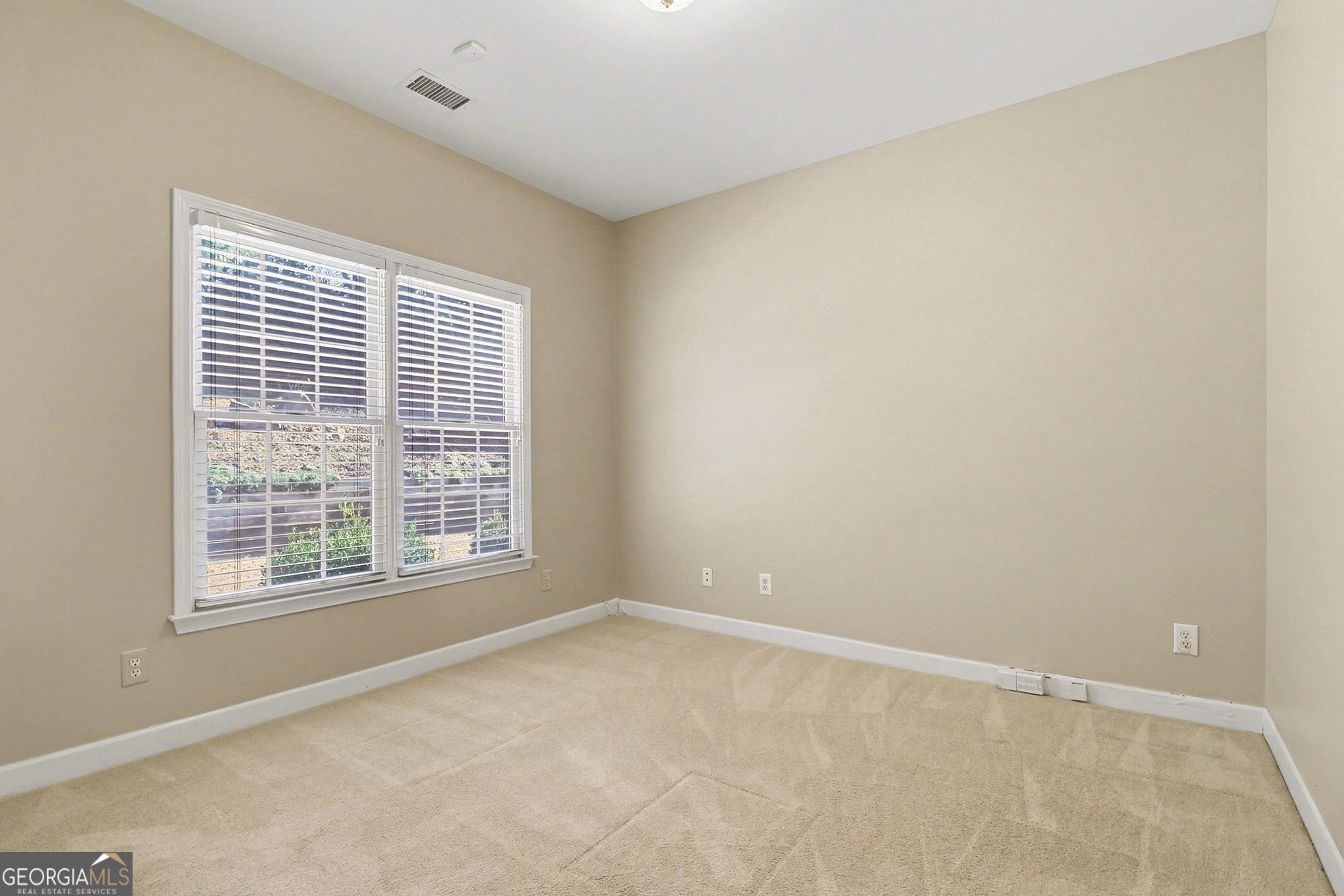 Marietta, Georgia, 30067, United States, 5 Bedrooms Bedrooms, ,3 BathroomsBathrooms,Residential,For Sale,2013390