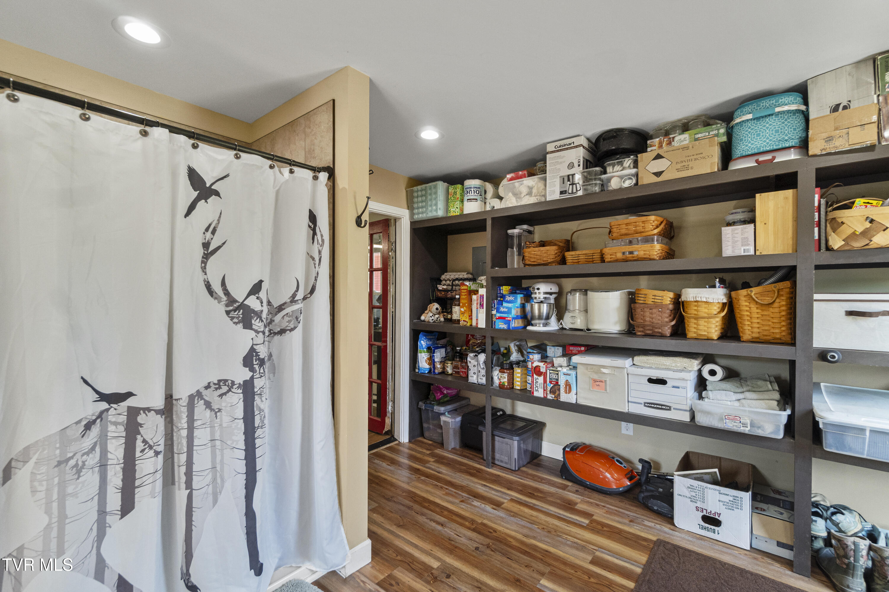 Greeneville, Tennessee, 37745, United States, 3 Bedrooms Bedrooms, ,3 BathroomsBathrooms,Residential,For Sale,2039547