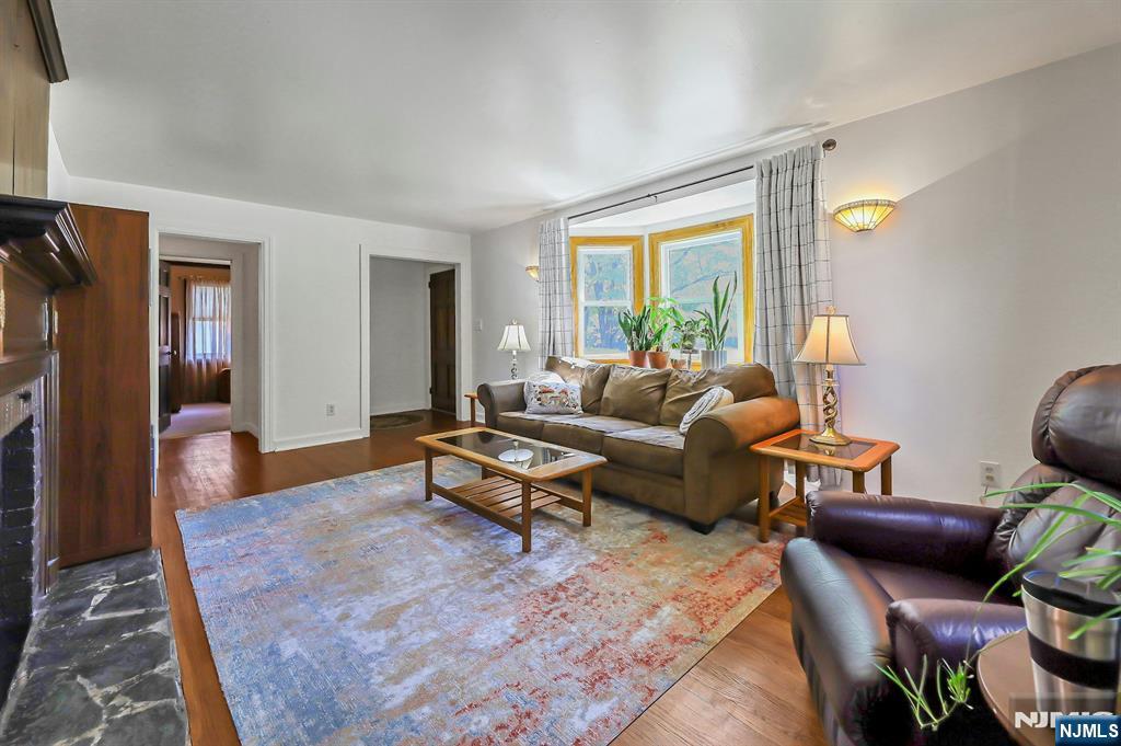 Fair Lawn, New Jersey, 07410, United States, 4 Bedrooms Bedrooms, ,2 BathroomsBathrooms,Residential,For Sale,1940655