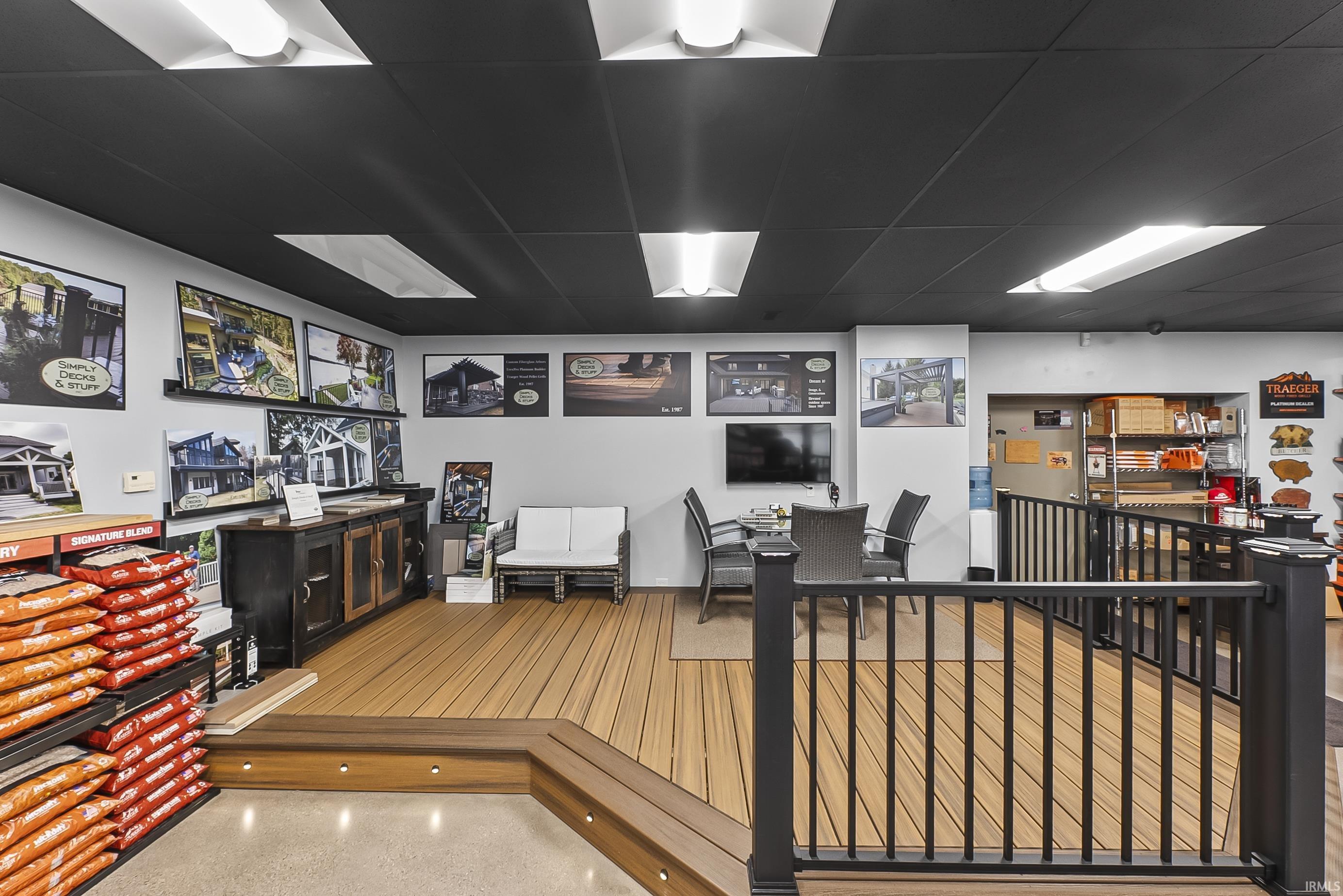 Fort Wayne, Indiana, 46805-3241, United States, 6 Bedrooms Bedrooms, ,4 BathroomsBathrooms,Residential,For Sale,1923084