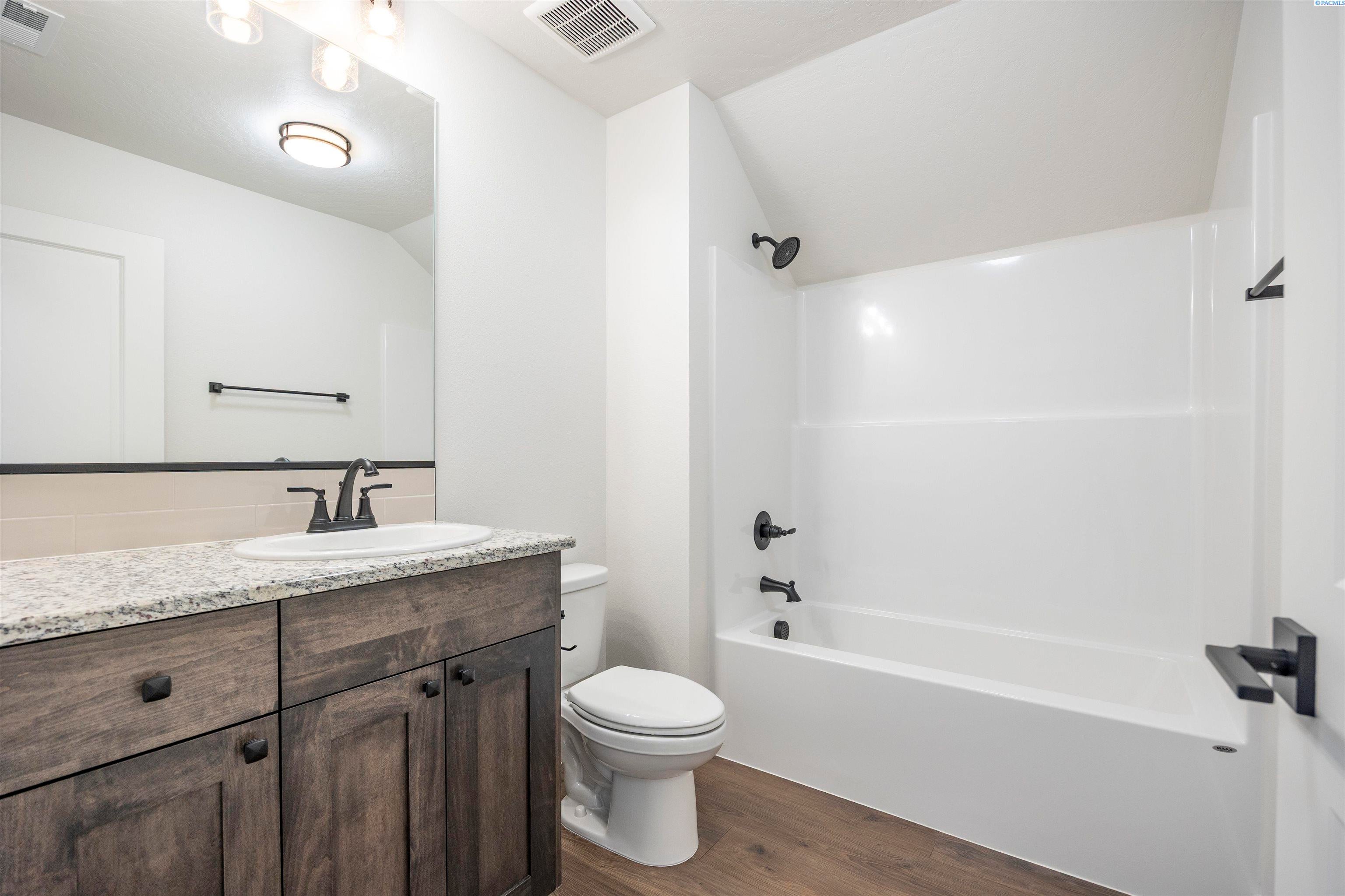 Prosser, Washington, 99350, United States, 4 Bedrooms Bedrooms, ,1 BathroomBathrooms,Residential,For Sale,1977826