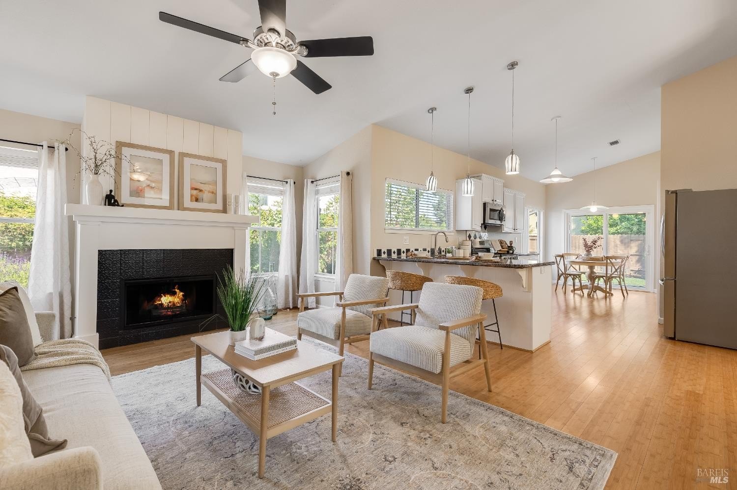 Vacaville, California, 95687, United States, 3 Bedrooms Bedrooms, ,2 BathroomsBathrooms,Residential,For Sale,1932568