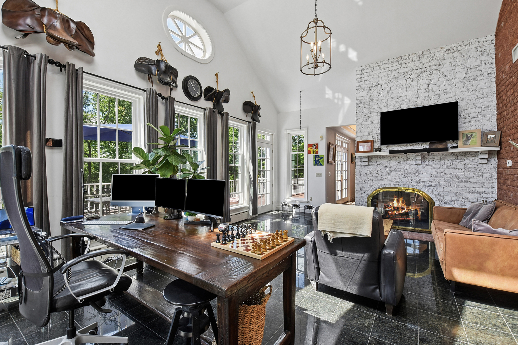  European Style Home Designed to Accommodate a Range of Living Arrangements - 物件實景
