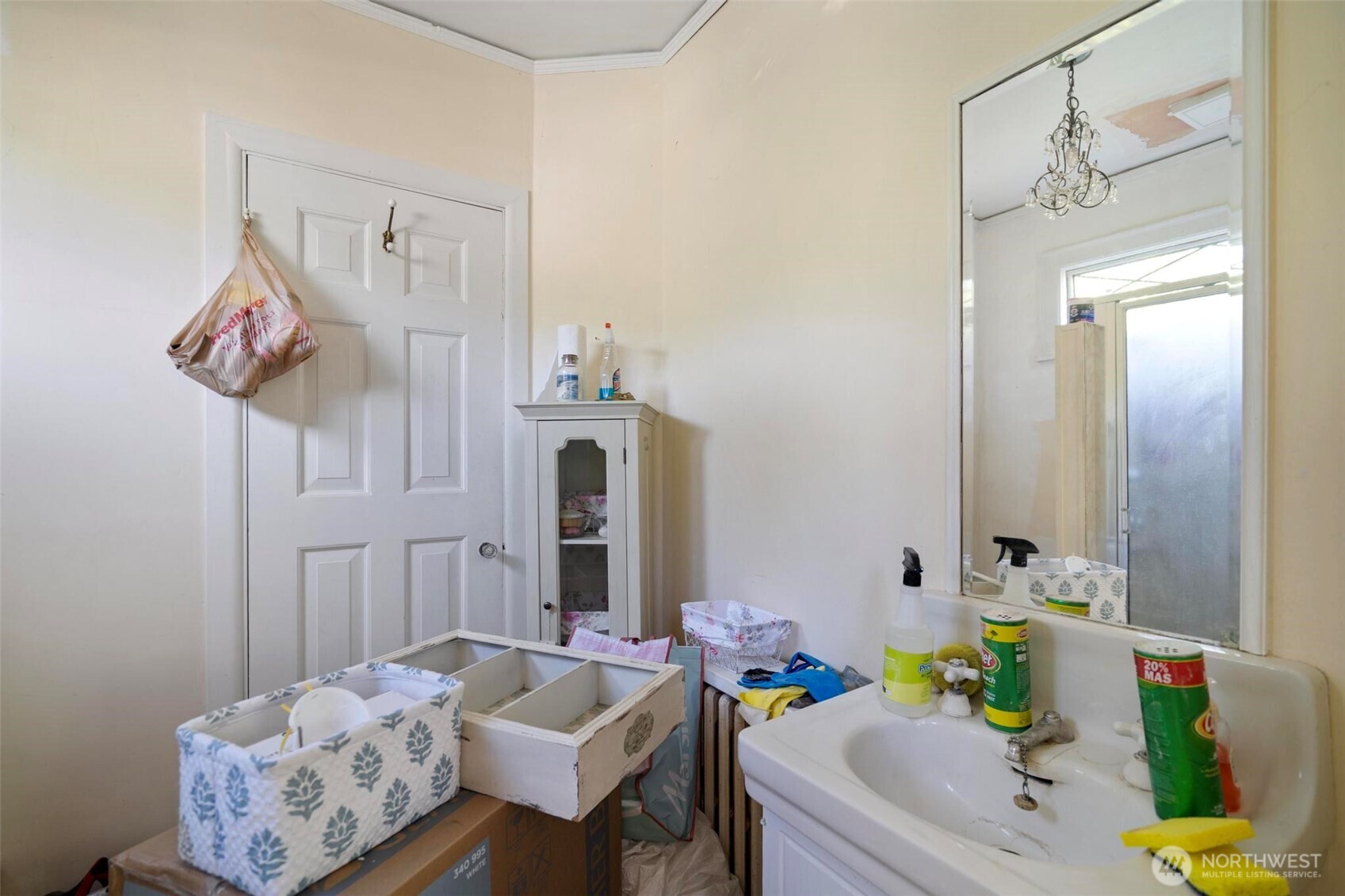 Shelton, Washington, 98584, United States, 6 Bedrooms Bedrooms, ,3 BathroomsBathrooms,Residential,For Sale,1974381