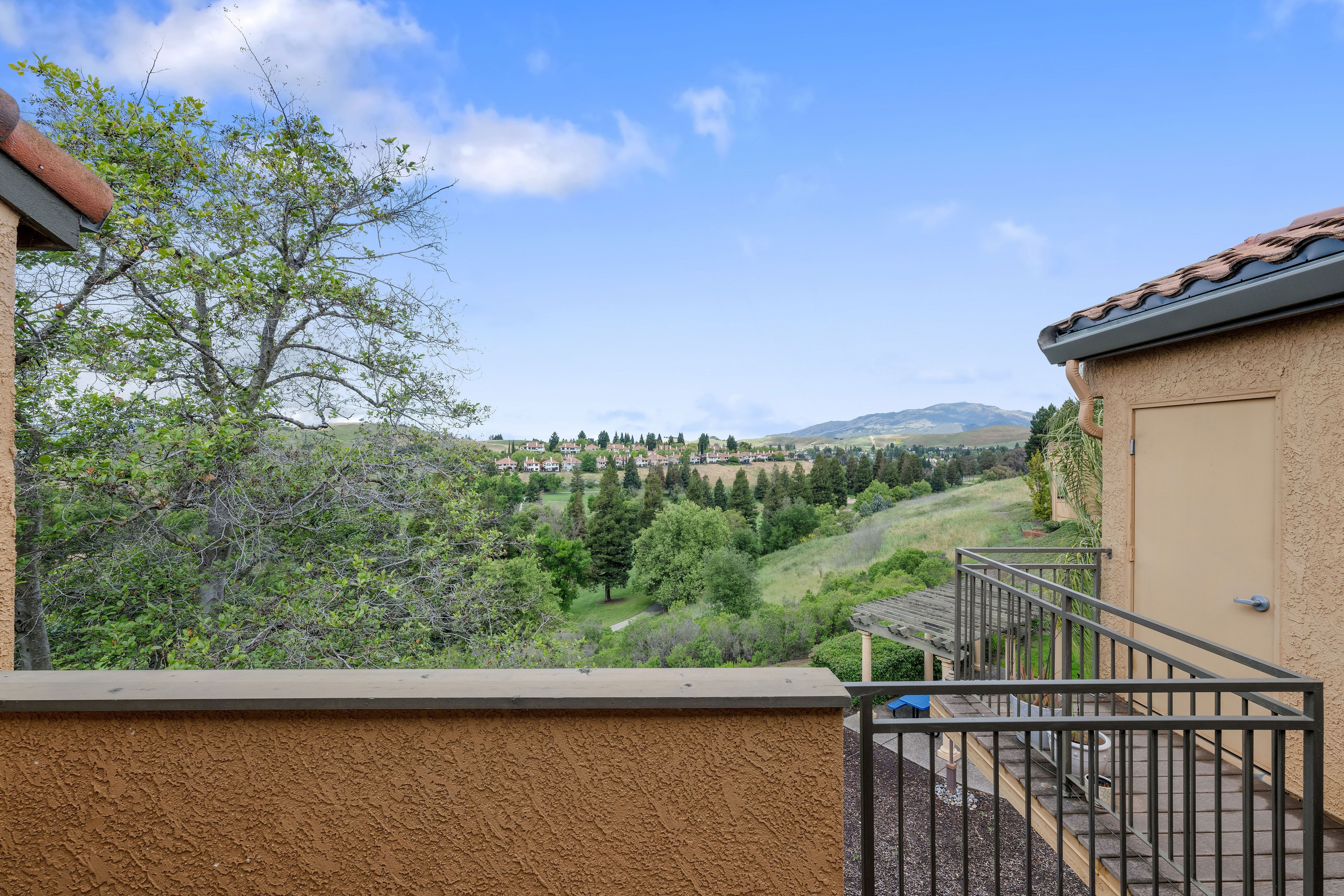  Top-Floor Luxury with Panoramic Canyon Lakes Views in Gated Siena Hills Retreat - 物件實景