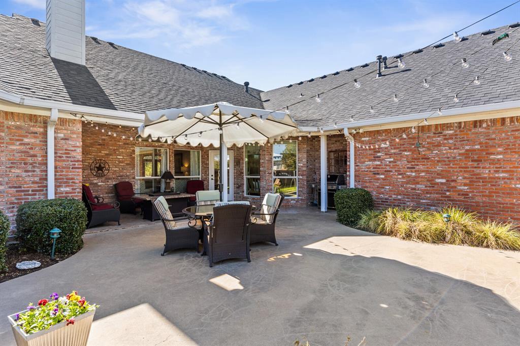 Waco, Texas, 76708, United States, 4 Bedrooms Bedrooms, ,4 BathroomsBathrooms,Residential,For Sale,1989175