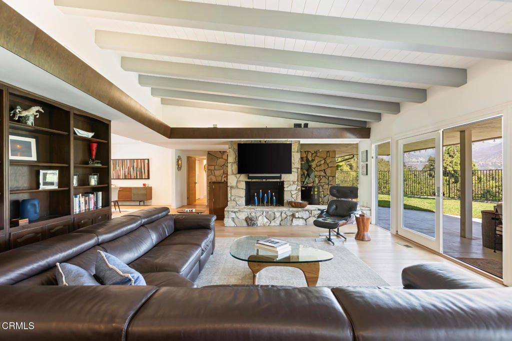 La Canada Flintridge, California, 91011, United States, 3 Bedrooms Bedrooms, ,3 BathroomsBathrooms,Residential,For Sale,1941612