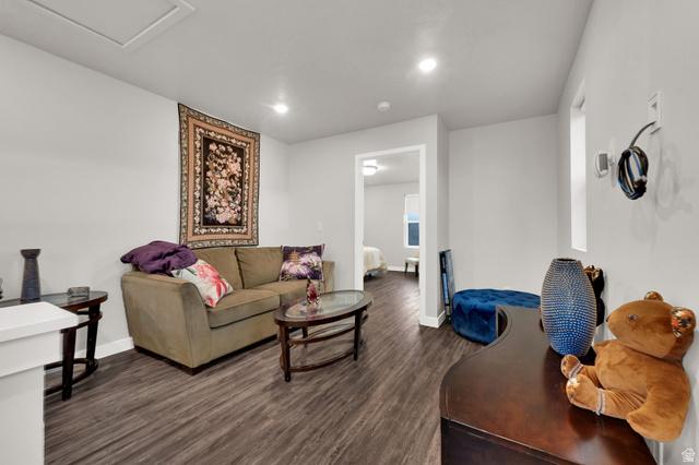 South Jordan, Utah, 84009, United States, 3 Bedrooms Bedrooms, ,3 BathroomsBathrooms,Residential,For Sale,2005216