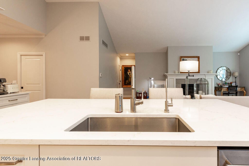 East Lansing, Michigan, 48823, United States, 4 Bedrooms Bedrooms, ,3 BathroomsBathrooms,Residential,For Sale,1890270