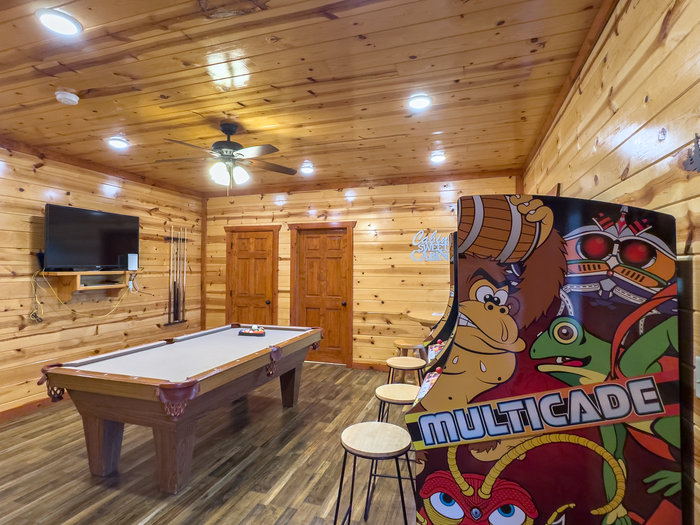 Sevierville, Tennessee, 37862, United States, 6 Bedrooms Bedrooms, ,7 BathroomsBathrooms,Residential,For Sale,1798299