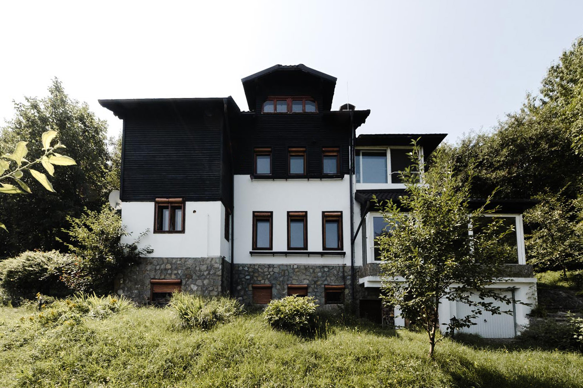  Private Estate of Over 2,500 Sq M at the Edge of the Forest, Breaza - 物件實景