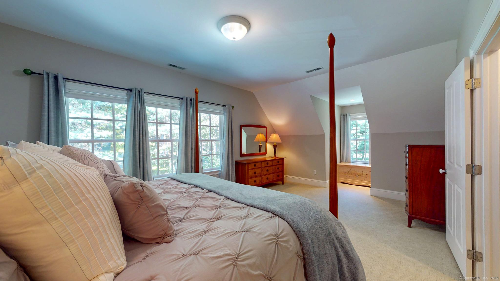 Farmington, Connecticut, 06032, United States, 5 Bedrooms Bedrooms, ,6 BathroomsBathrooms,Residential,For Sale,1943885