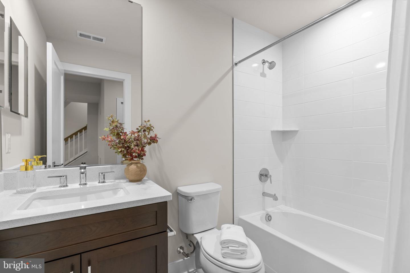Ellicott City, Maryland, 21042, United States, 3 Bedrooms Bedrooms, ,4 BathroomsBathrooms,Residential,For Sale,1933185