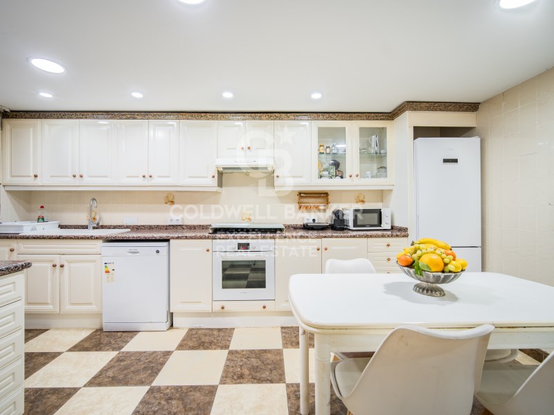 Valencia, Comunidad Valenciana, ES, 4 Bedrooms Bedrooms, ,2 BathroomsBathrooms,Residential,For Sale,1821099