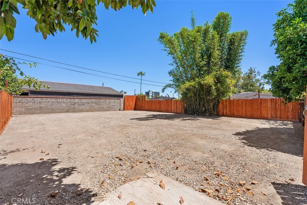 Santa Ana, California, 92701, United States, ,Residential,For Sale,1849845
