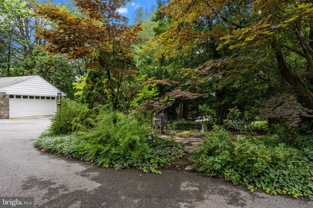 Lansdowne, Pennsylvania, 19050, United States, 5 Bedrooms Bedrooms, ,3 BathroomsBathrooms,Residential,For Sale,1926052