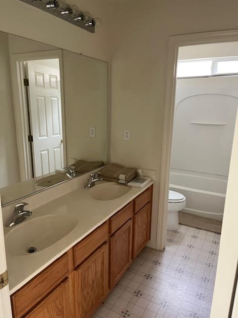 Elk Grove, California, 95757, United States, 5 Bedrooms Bedrooms, ,3 BathroomsBathrooms,Residential,For Sale,1987887