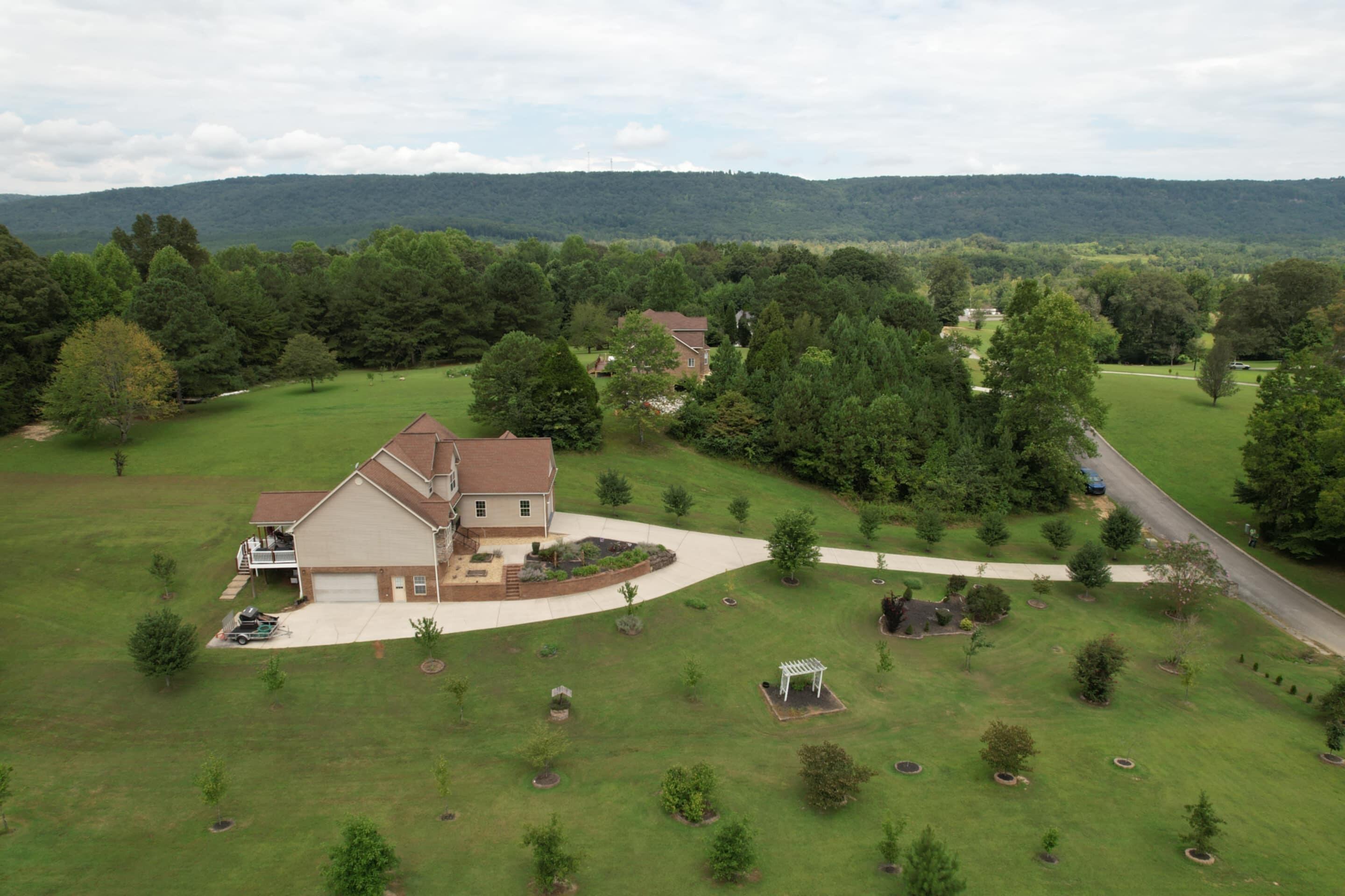 Spring City, Tennessee, 37381, United States, 4 Bedrooms Bedrooms, ,3 BathroomsBathrooms,Residential,For Sale,1927411