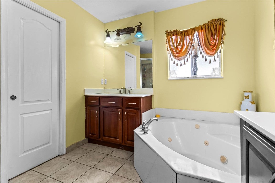 Miami Gardens, Florida, 33169, United States, 3 Bedrooms Bedrooms, ,3 BathroomsBathrooms,Residential,For Sale,1987100