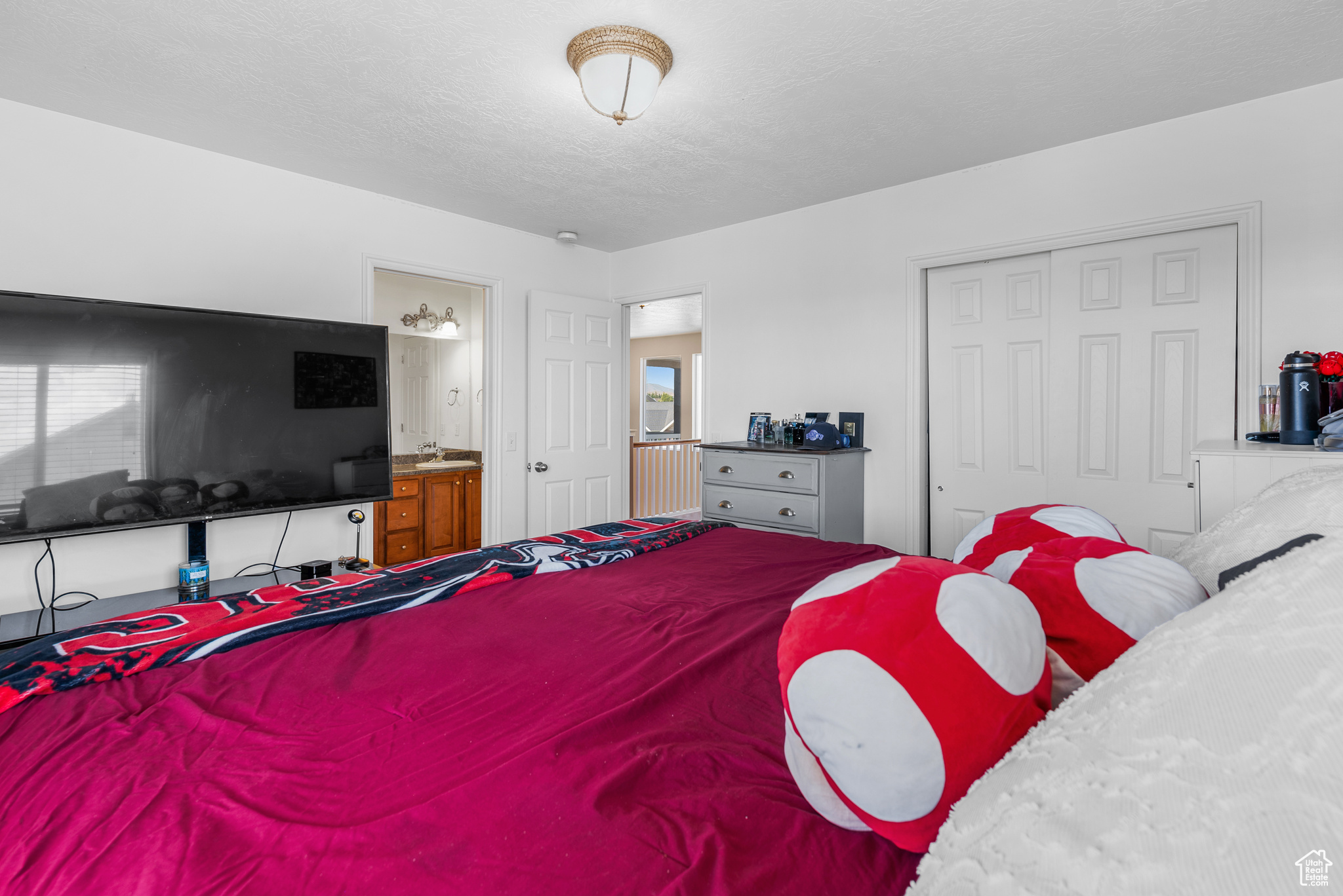 West Jordan, Utah, 84081, United States, 4 Bedrooms Bedrooms, ,3 BathroomsBathrooms,Residential,For Sale,1885459