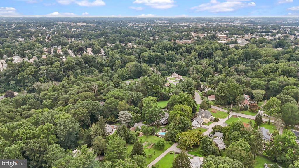 Lansdowne, Pennsylvania, 19050, United States, 5 Bedrooms Bedrooms, ,3 BathroomsBathrooms,Residential,For Sale,1926052