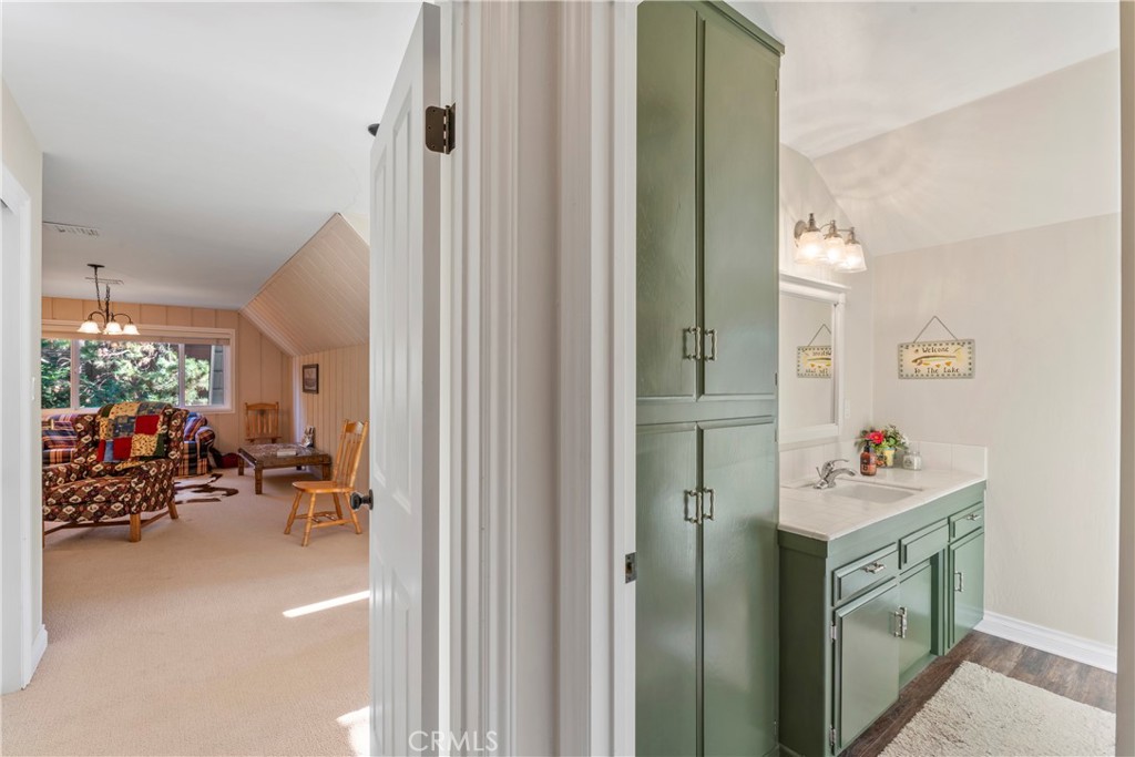 Lake Arrowhead, California, 92352, United States, 4 Bedrooms Bedrooms, ,2 BathroomsBathrooms,Residential,For Sale,2003409