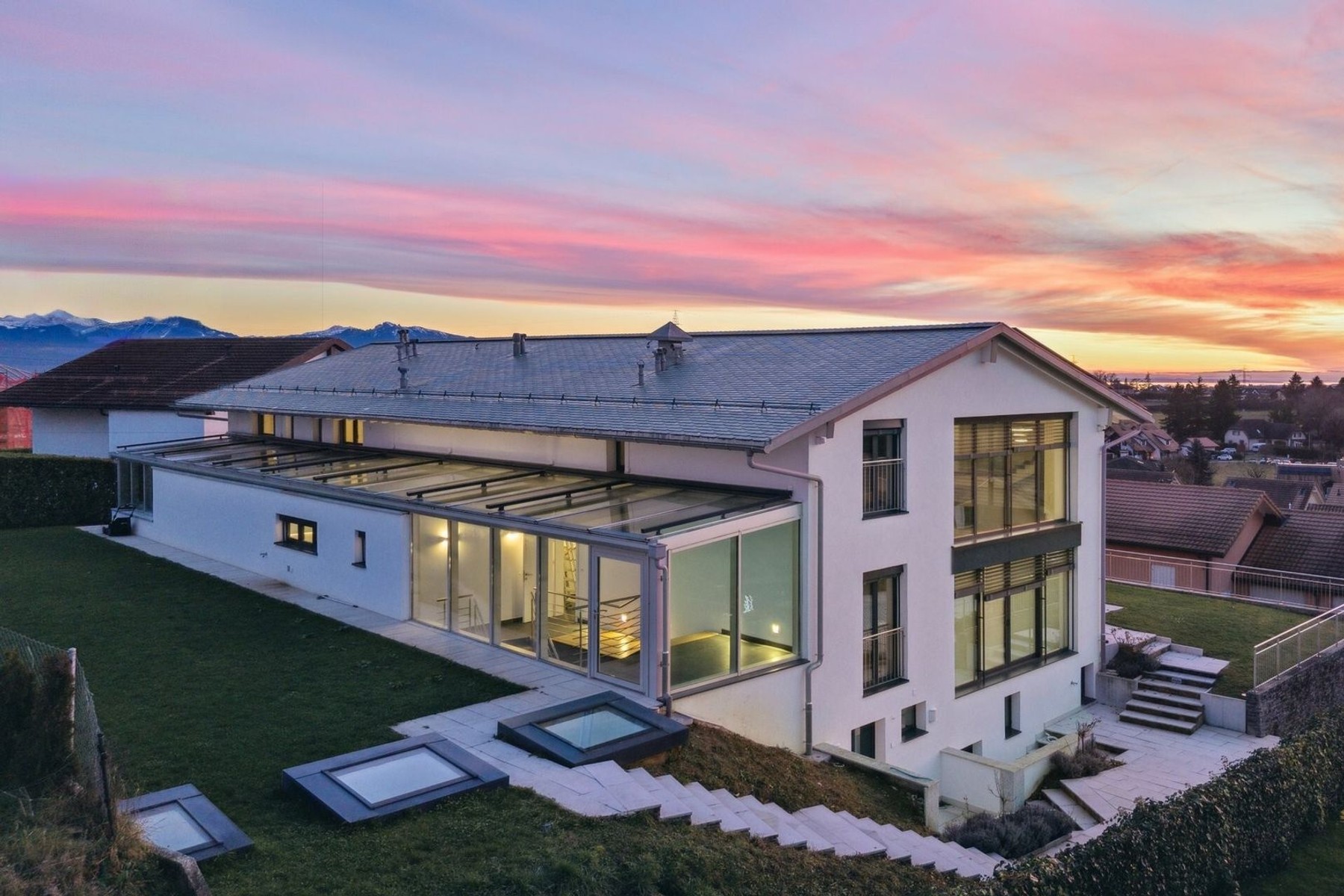  Exceptional 8.5-room villa, lake and Alps views, 9 basement parking spaces - 物件實景