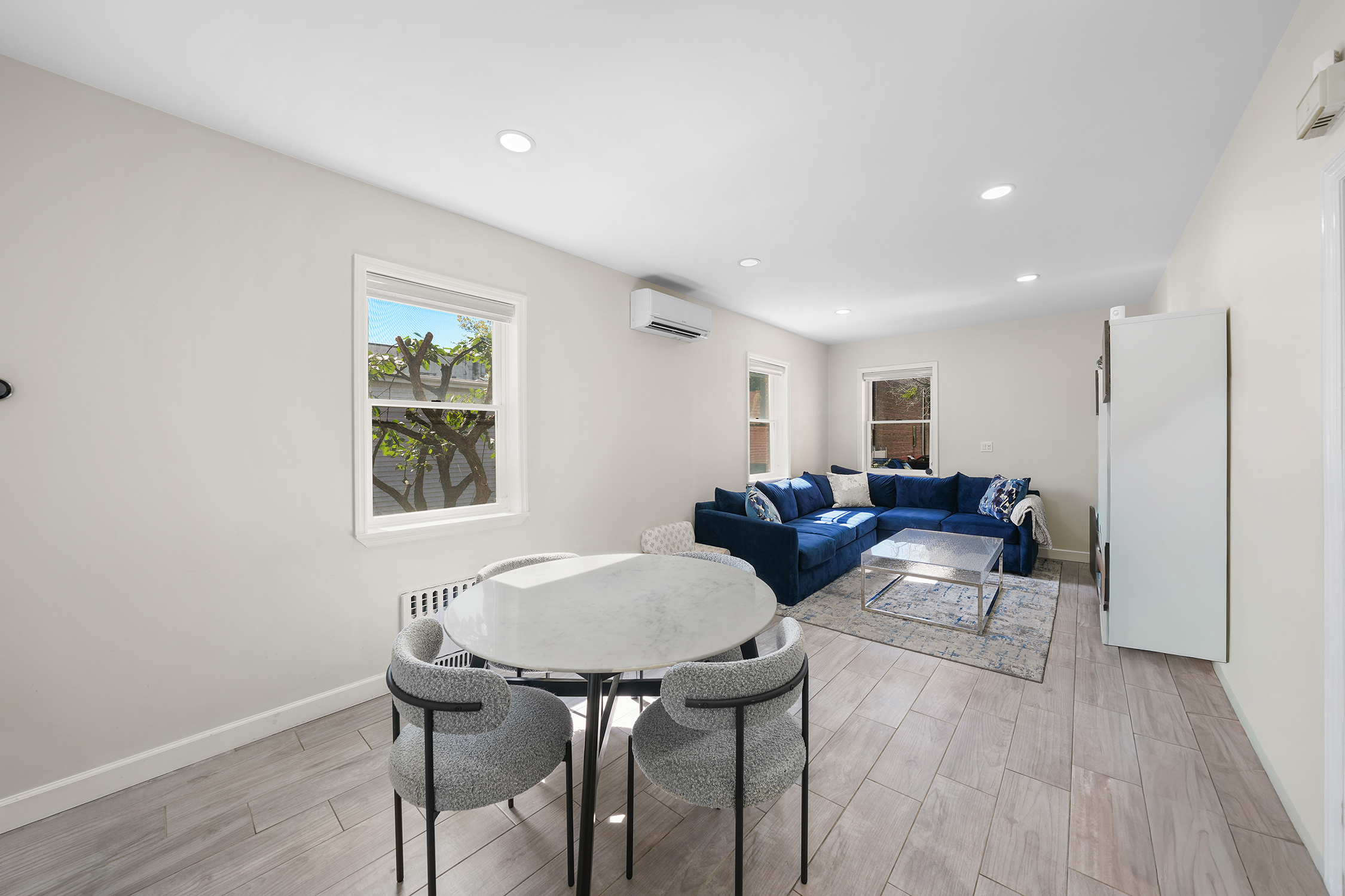 Brooklyn, New York, 11230, United States, 4 Bedrooms Bedrooms, ,4 BathroomsBathrooms,Residential,For Sale,1981094