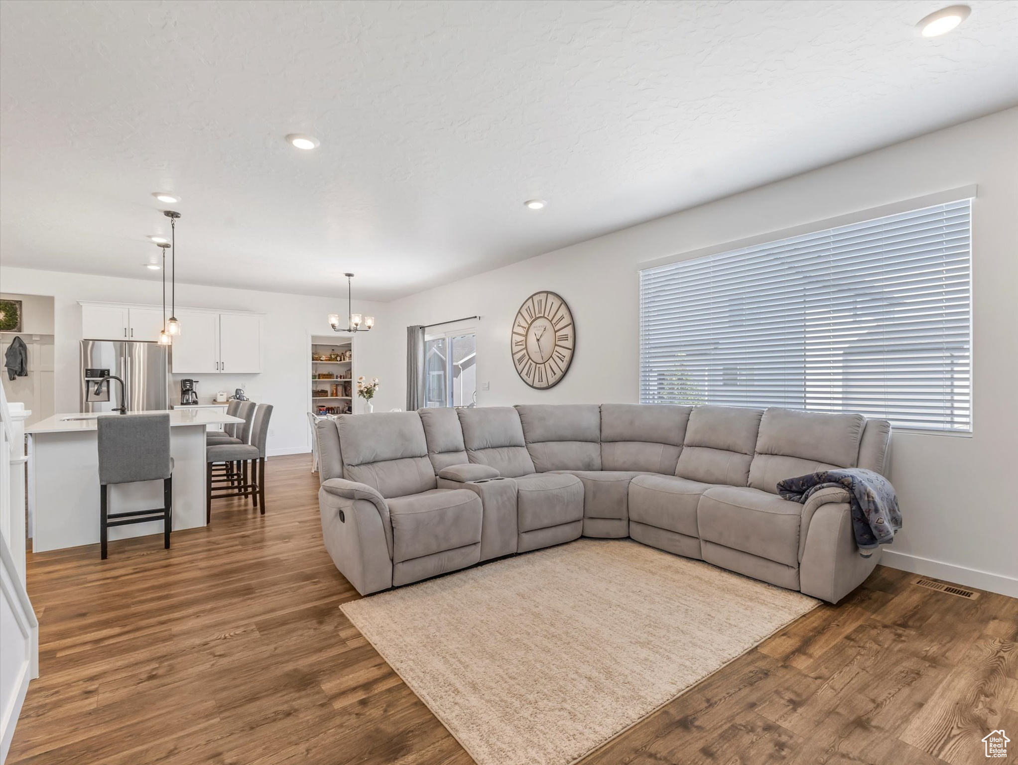 Syracuse, Utah, 84075, United States, 4 Bedrooms Bedrooms, ,3 BathroomsBathrooms,Residential,For Sale,1907244