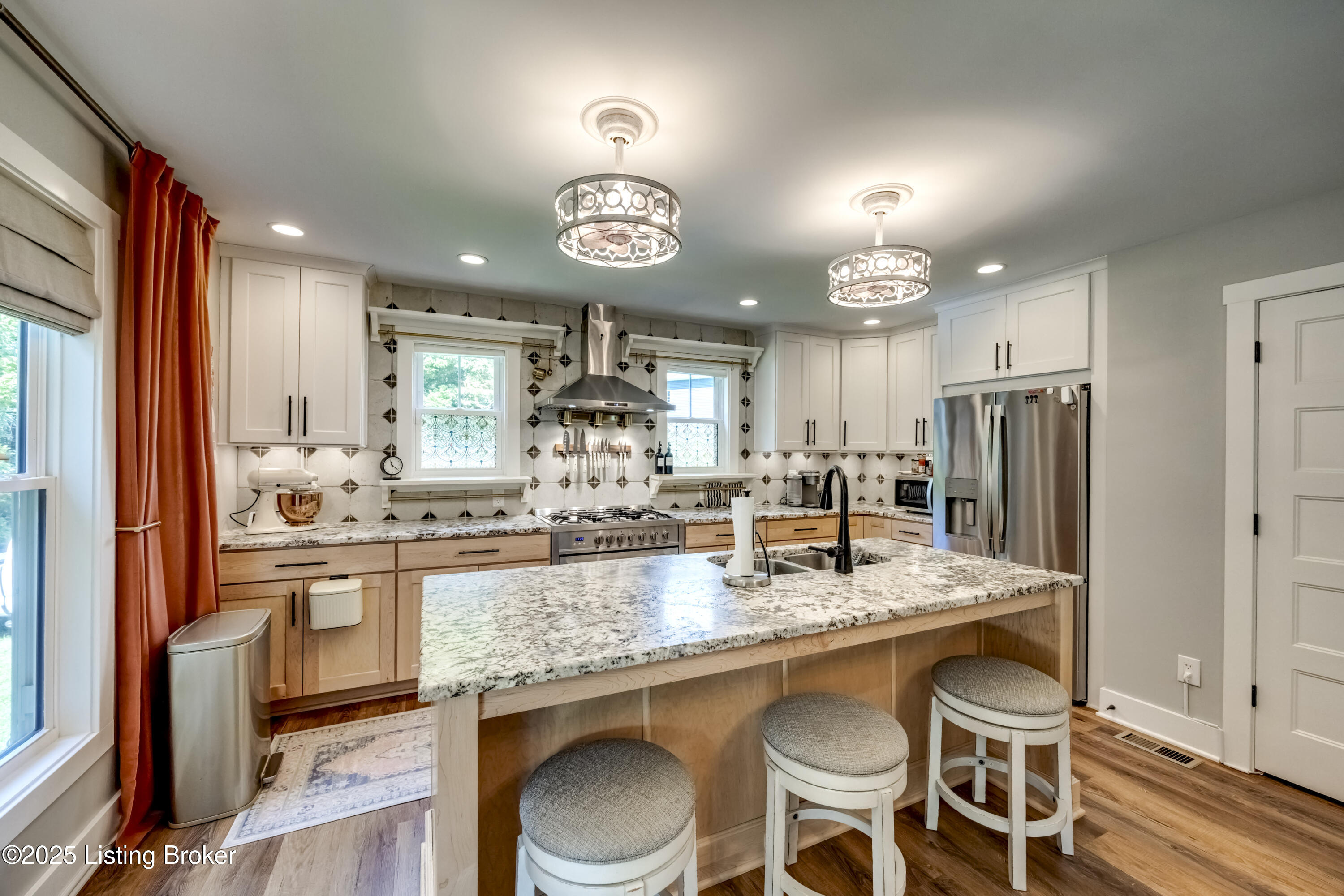Crestwood, Kentucky, 40014, United States, 5 Bedrooms Bedrooms, ,4 BathroomsBathrooms,Residential,For Sale,1907085