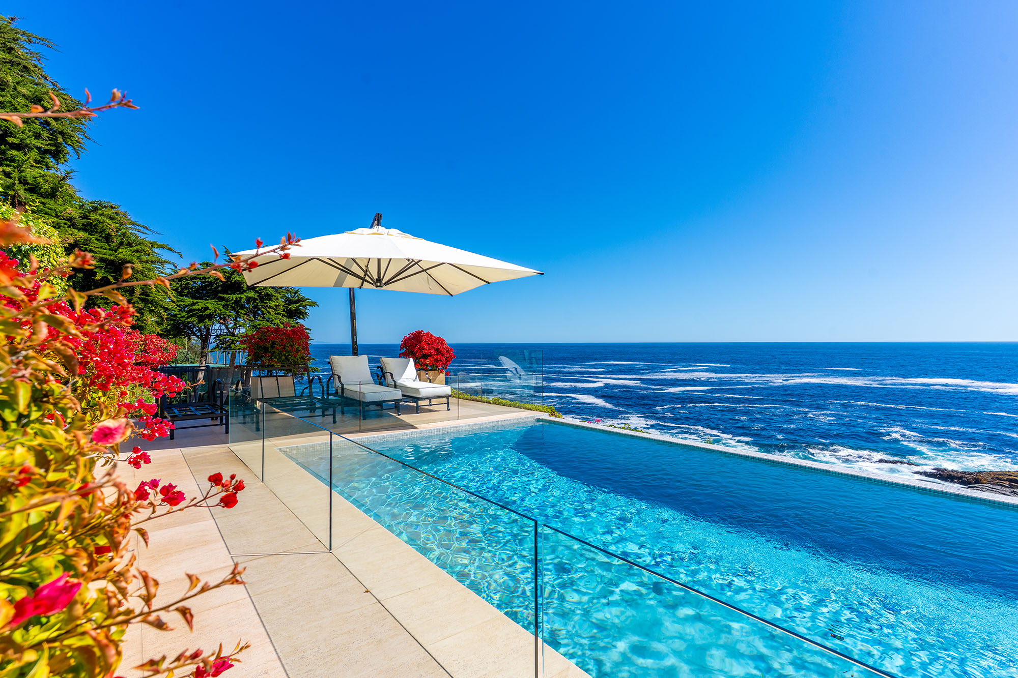 Amazing Frontline House in Mar Bravo