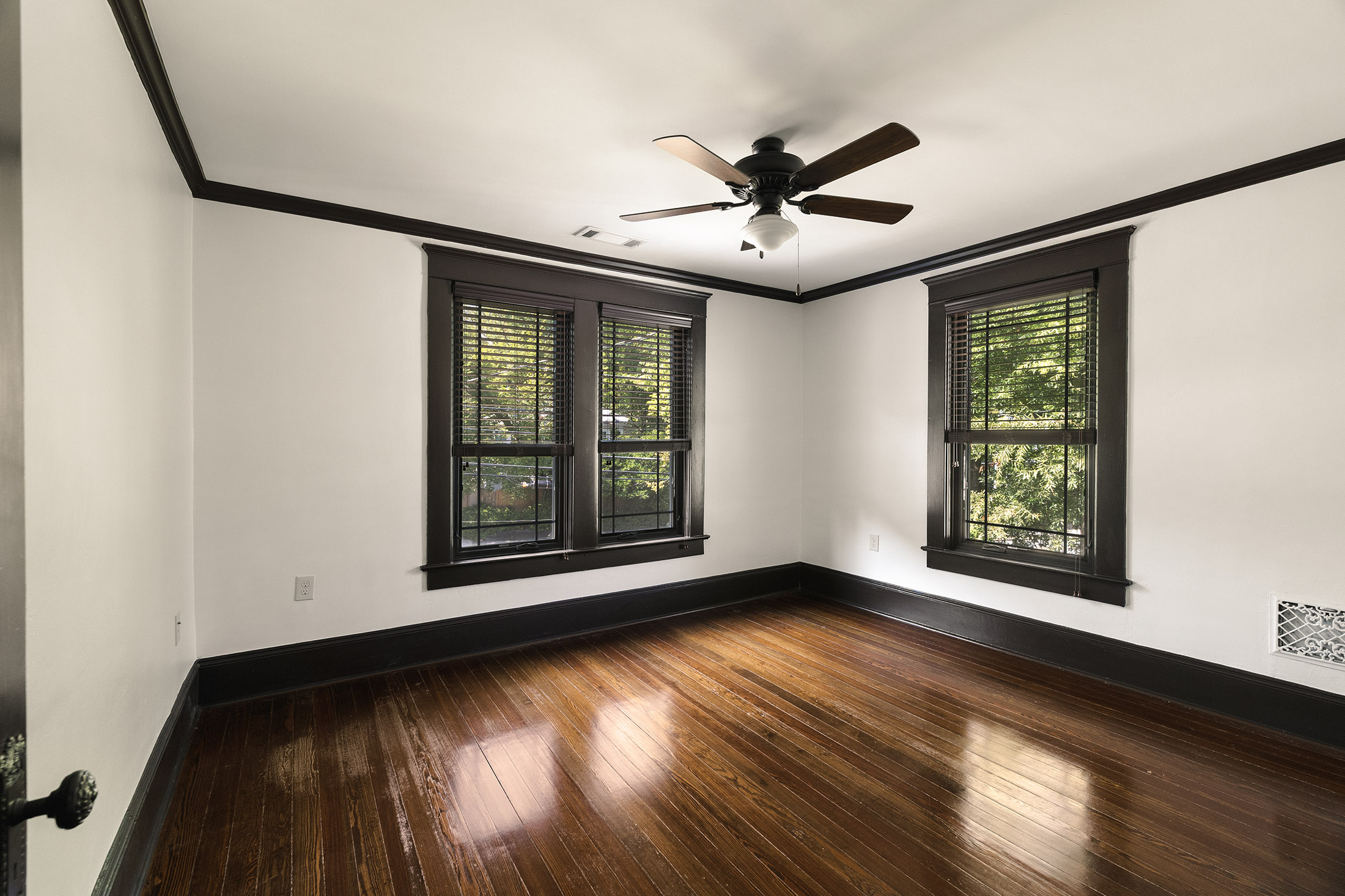  Historic Midtown Charm with a Rare Gated Two-Car Garage - 物件實景