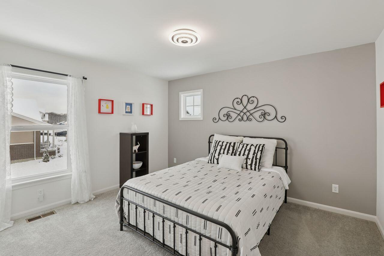 Covington, Kentucky, 41017, United States, 3 Bedrooms Bedrooms, ,3 BathroomsBathrooms,Residential,For Sale,2002248