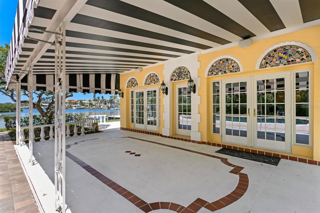St Petersburg, Florida, 33704, United States, 4 Bedrooms Bedrooms, ,5 BathroomsBathrooms,Residential,For Sale,1794031