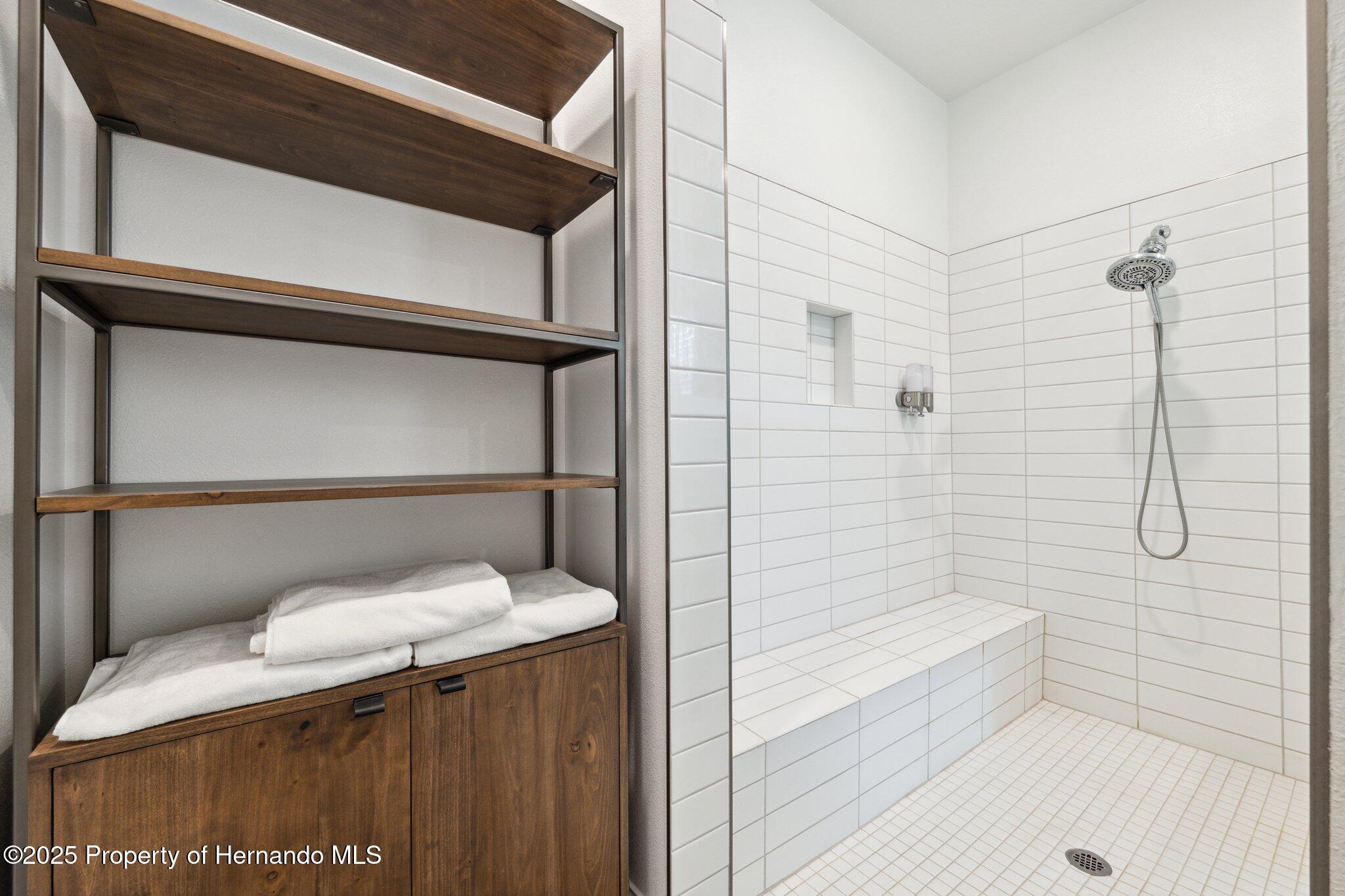 Brooksville, Florida, 34601, United States, 2 Bedrooms Bedrooms, ,3 BathroomsBathrooms,Residential,For Sale,1975908