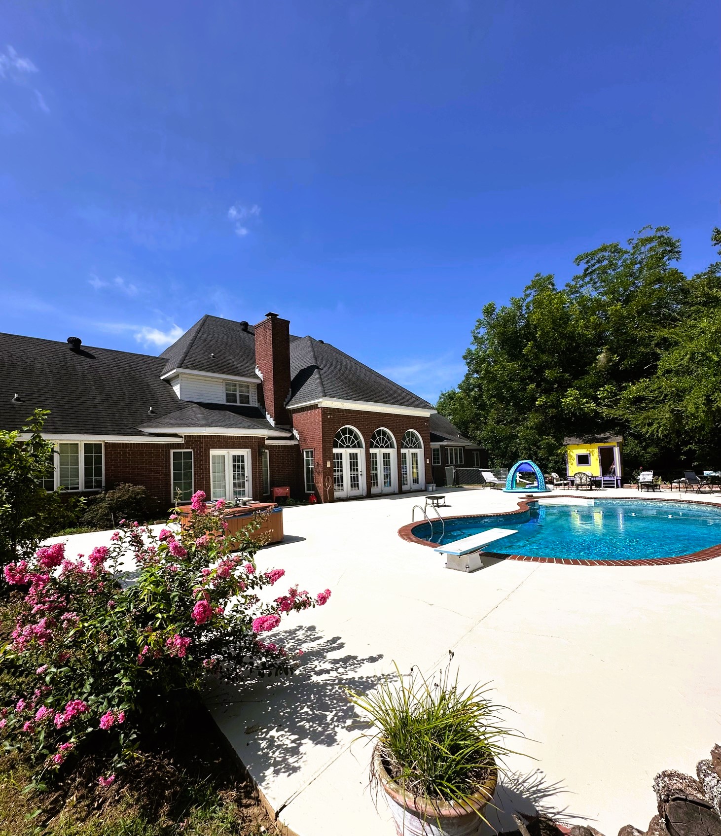 Clarksville, Arkansas, 72830, United States, 5 Bedrooms Bedrooms, ,4 BathroomsBathrooms,Residential,For Sale,1942523