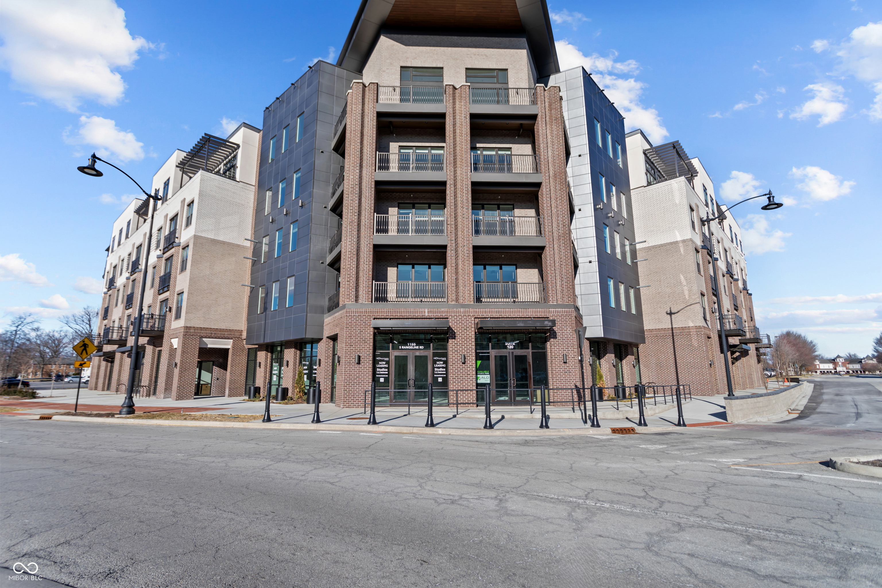 Carmel, Indiana, 46032, United States, 2 Bedrooms Bedrooms, ,3 BathroomsBathrooms,Residential,For Sale,1983027