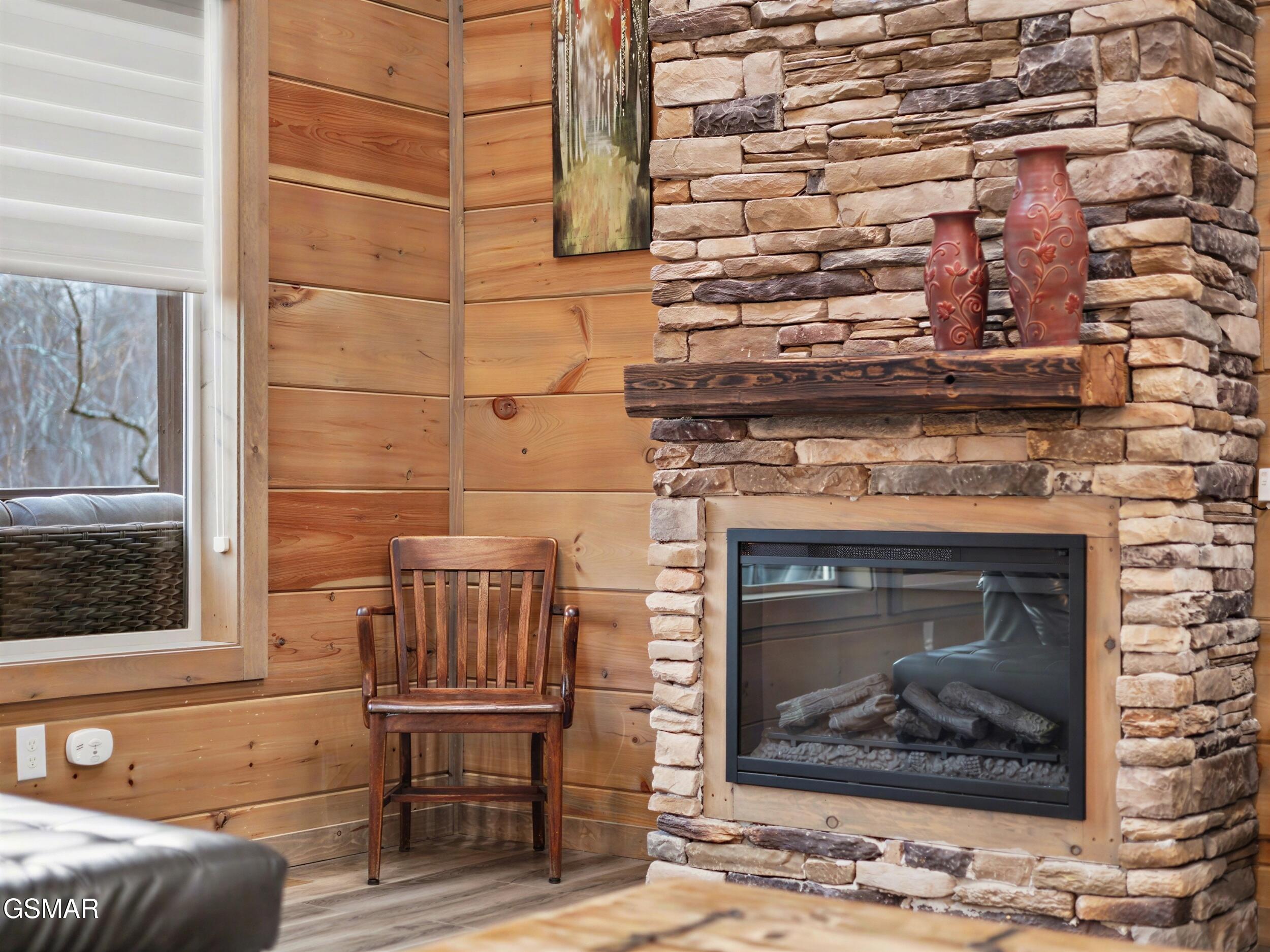 Gatlinburg, Tennessee, 37738, United States, 3 Bedrooms Bedrooms, ,4 BathroomsBathrooms,Residential,For Sale,2012548
