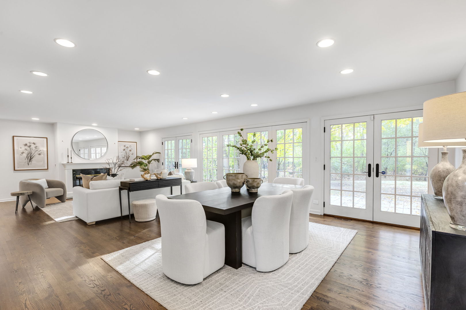 Lake Forest, Illinois, 60045, United States, 4 Bedrooms Bedrooms, ,3 BathroomsBathrooms,Residential,For Sale,1989668